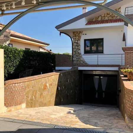 La Dimora Degli Artisti Alojamento de Acomodação e Pequeno-almoço Policoro